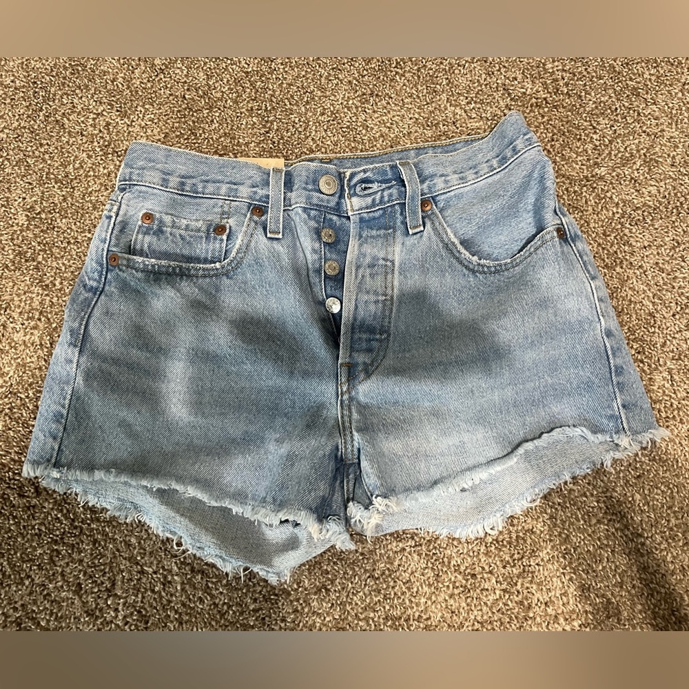 Levi’s shorts NWT